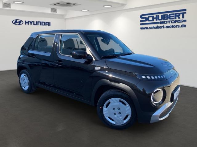 HYUNDAI INSTER in Schwarz von vorne