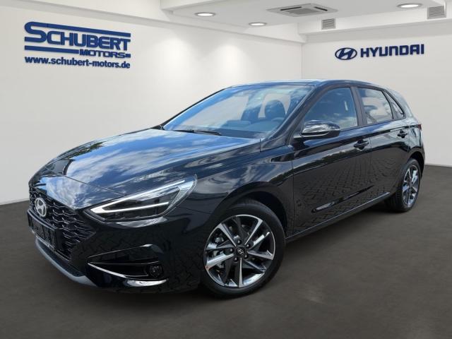 HYUNDAI i30 in Schwarz von vorne HYUNDAI i30 in Schwarz von vorne