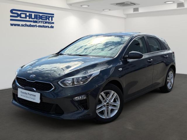 KIA Ceed in Grau von vorne KIA Ceed in Grau von vorne