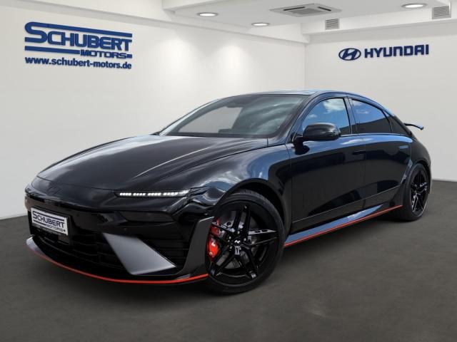 HYUNDAI IONIQ 6 in Schwarz von vorne HYUNDAI IONIQ 6 in Schwarz von vorne