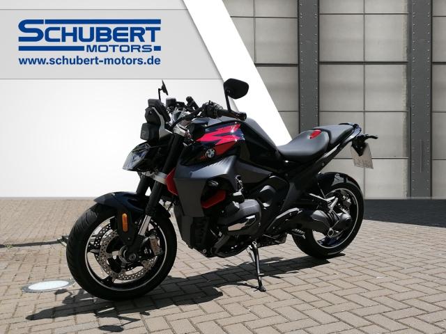 BMW R 1300 R in Schwarz von vorne BMW R 1300 R in Schwarz von vorne