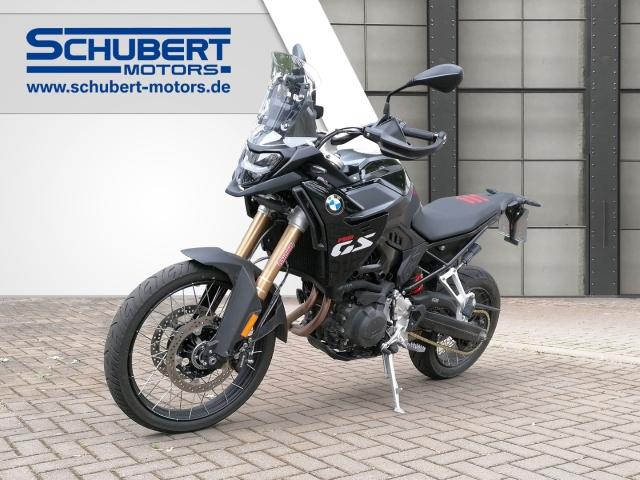BMW F 900 GS in Schwarz von vorne BMW F 900 GS in Schwarz von vorne
