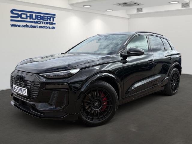 AUDI SQ6 e-tron in Schwarz von vorne AUDI SQ6 e-tron in Schwarz von vorne
