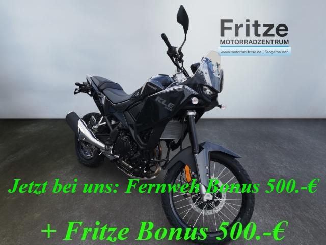 KAWASAKI KLE 500 in Schwarz von vorne KAWASAKI KLE 500 in Schwarz von vorne