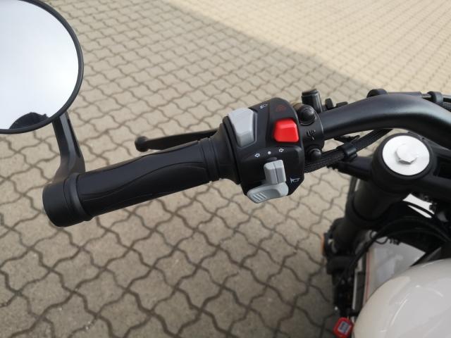Originalaufnahme des Fahrzeugs Originalaufnahme des Fahrzeugs