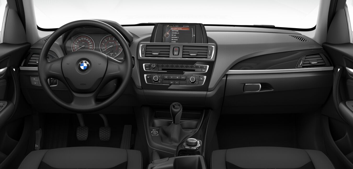BMW BMW 1er im Innenraum von vorne