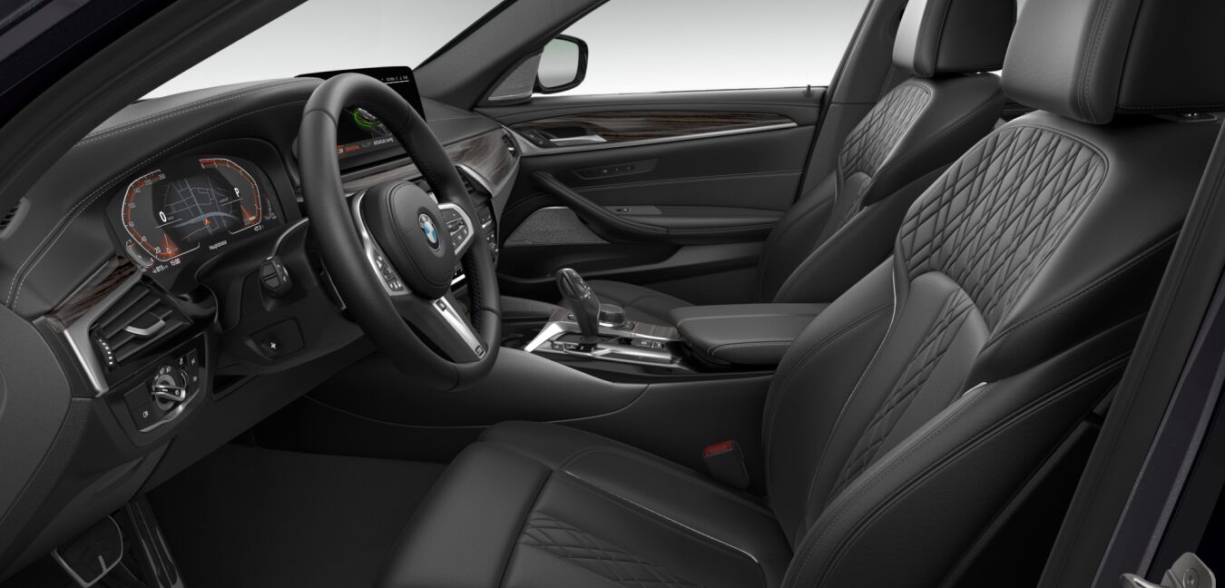 BMW BMW 5er im Innenraum seitlich BMW BMW 5er im Innenraum seitlich