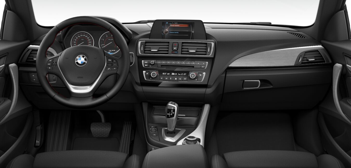 BMW BMW 2er im Innenraum von vorne