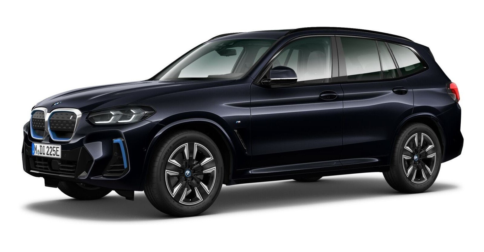 BMW iX3 in Schwarz von vorne BMW iX3 in Schwarz von vorne