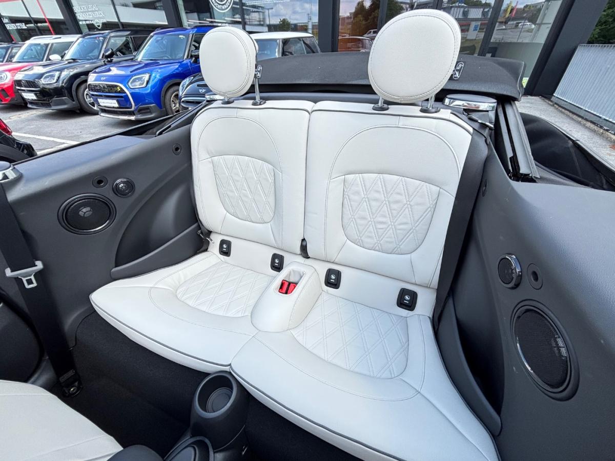 Originalaufnahme des Fahrzeugs Originalaufnahme des Fahrzeugs