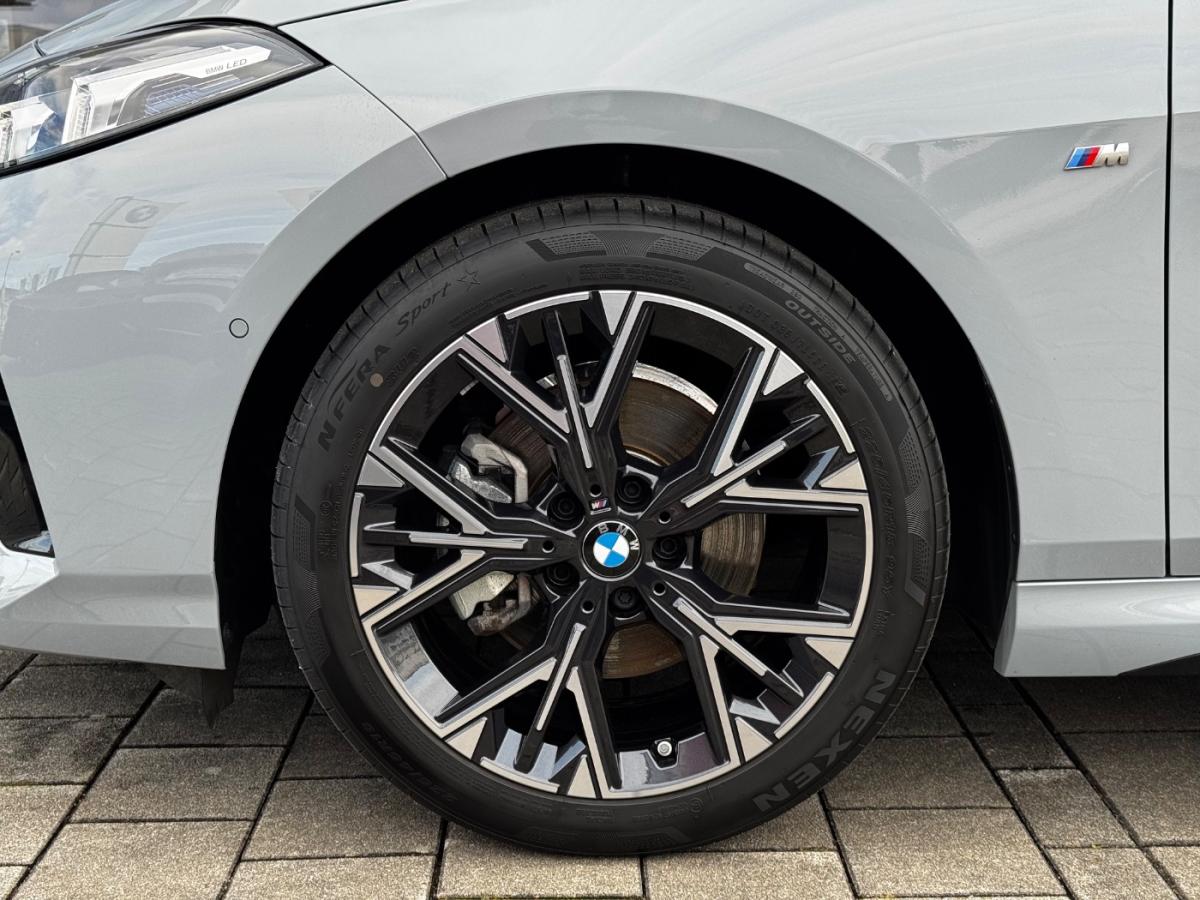 Originalaufnahme des Fahrzeugs Originalaufnahme des Fahrzeugs