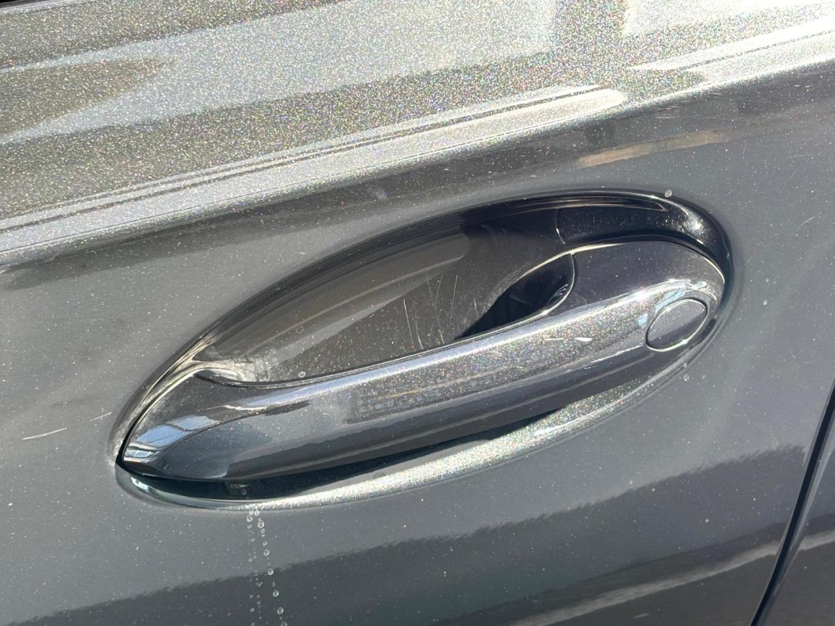 Originalaufnahme des Fahrzeugs Originalaufnahme des Fahrzeugs