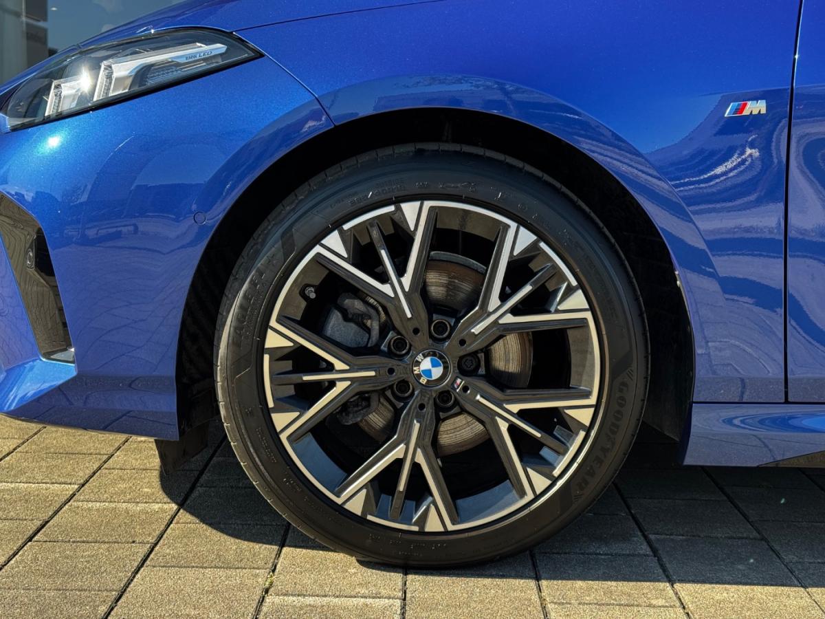 Originalaufnahme des Fahrzeugs Originalaufnahme des Fahrzeugs