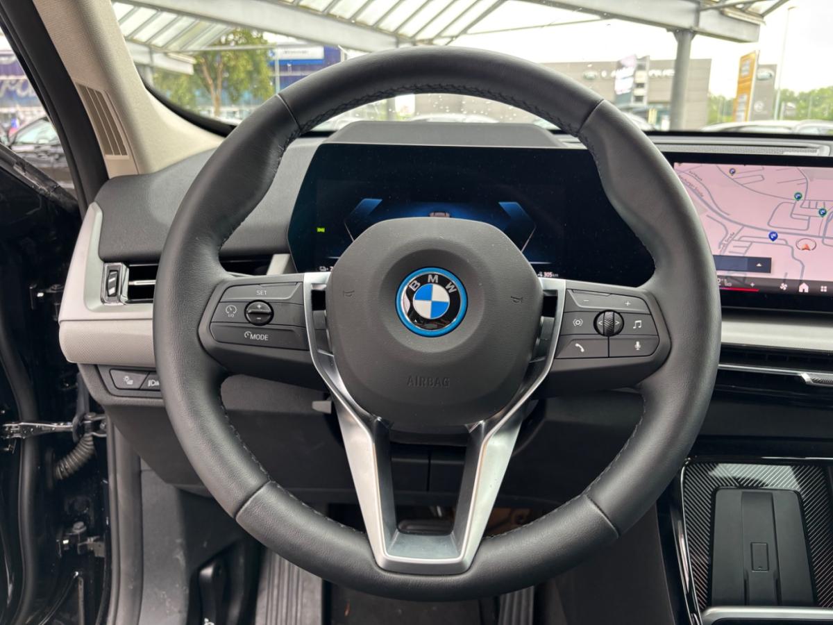 BMW iX1 xDrive30 im Innenraum