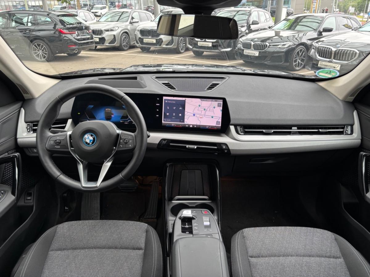 BMW iX1 xDrive30 im Innenraum