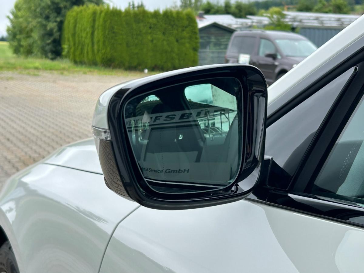BMW 420i Gran Coupe von hinten in Weiß