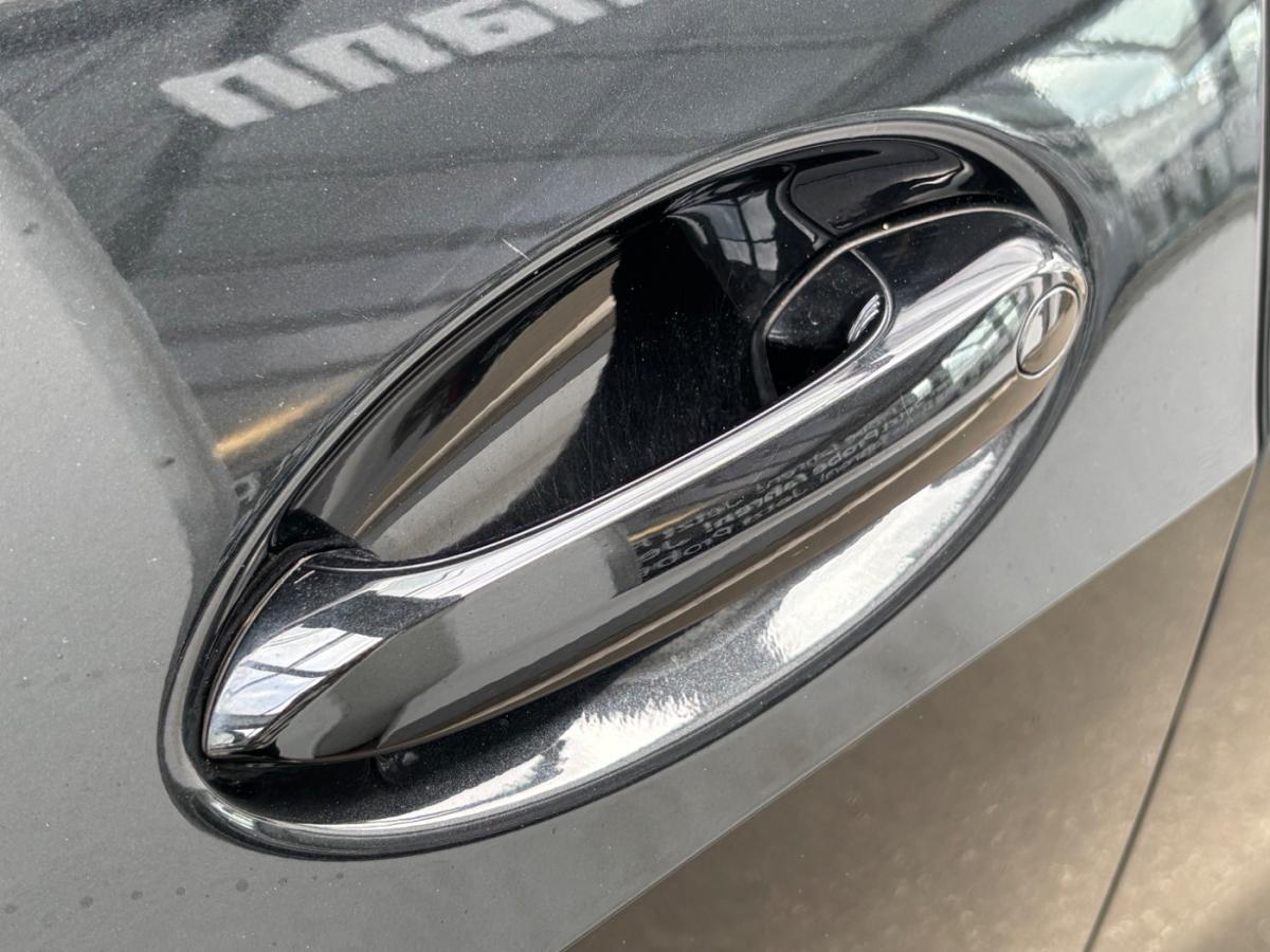Originalaufnahme des Fahrzeugs Originalaufnahme des Fahrzeugs