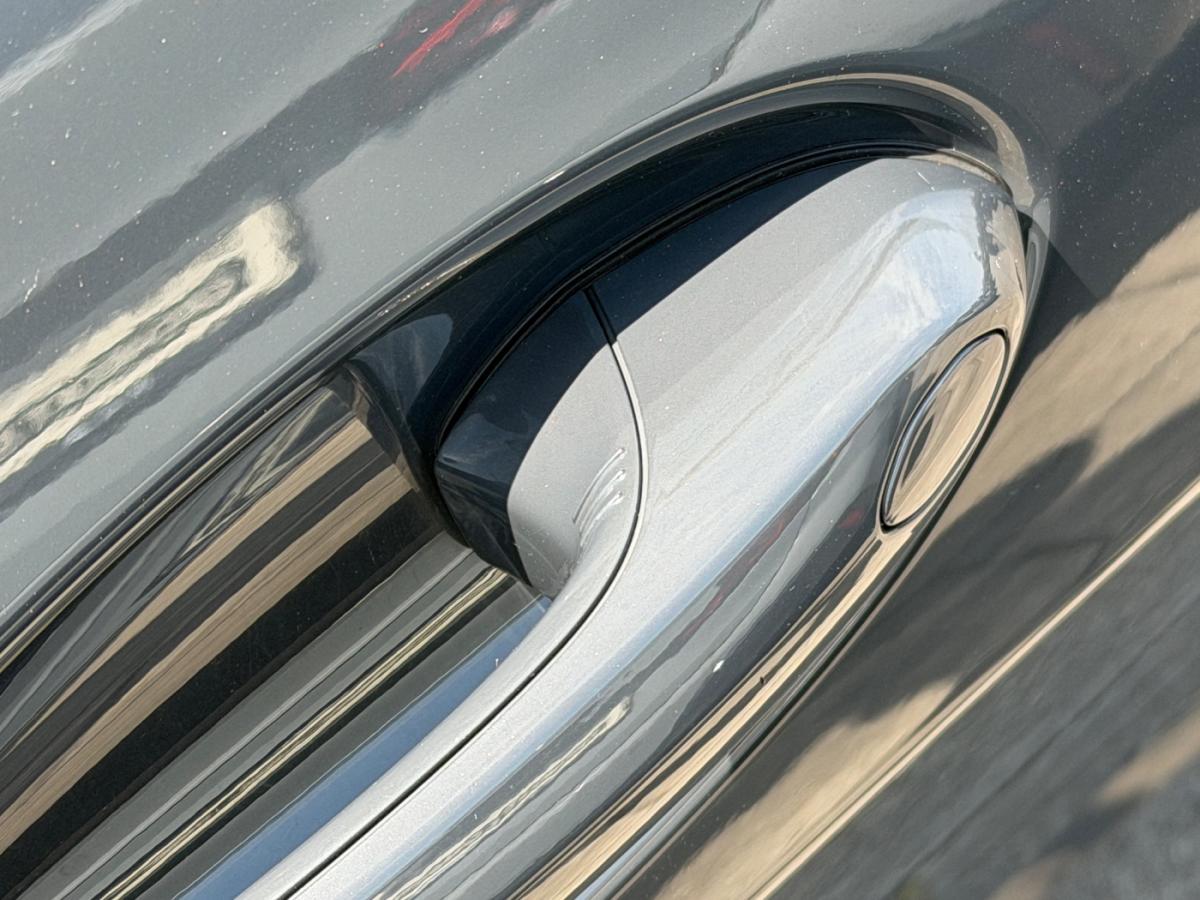 Originalaufnahme des Fahrzeugs Originalaufnahme des Fahrzeugs