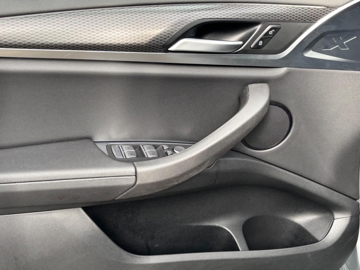 Originalaufnahme des Fahrzeugs Originalaufnahme des Fahrzeugs