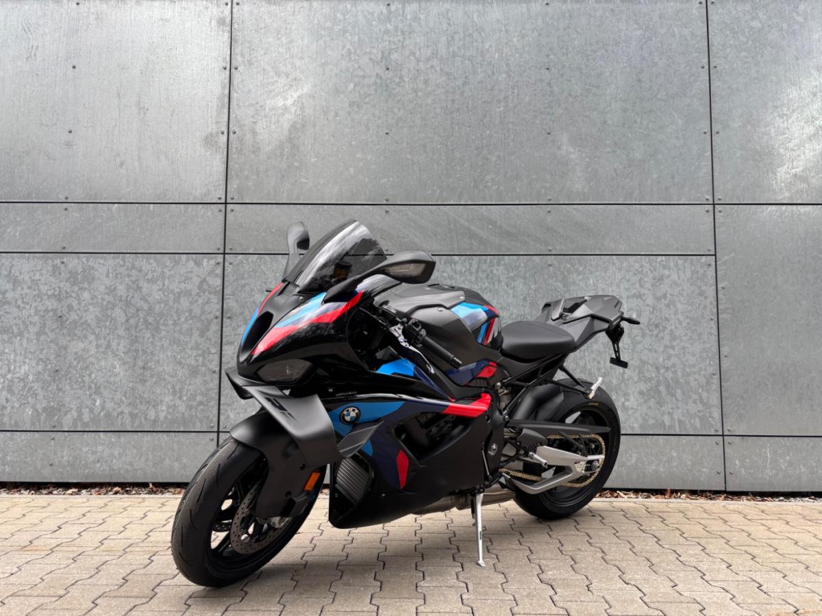 BMW M 1000 RR (KRAD) von vorne