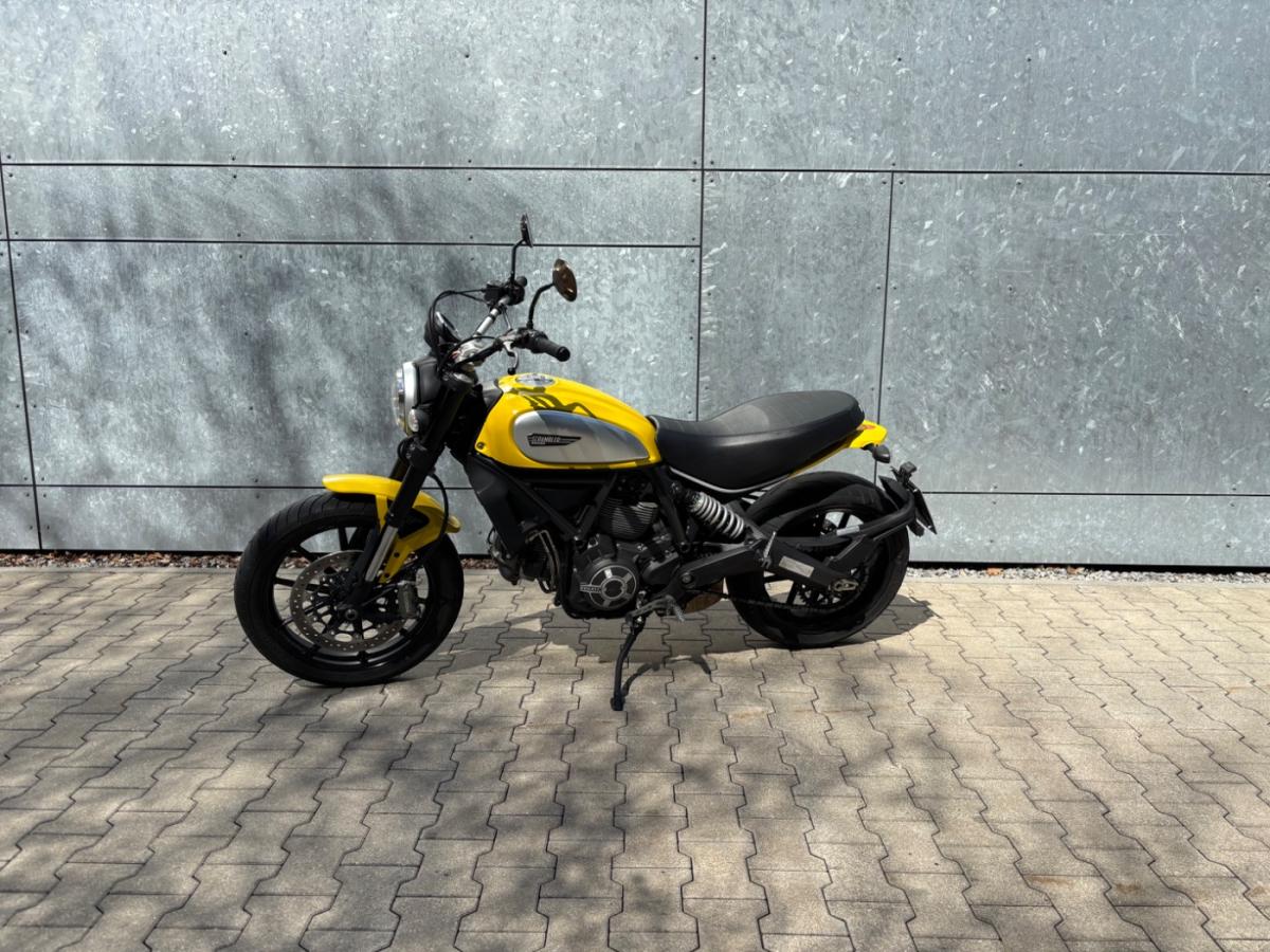DUCATI SCRAMBLER 800 (KRAD) von vorne