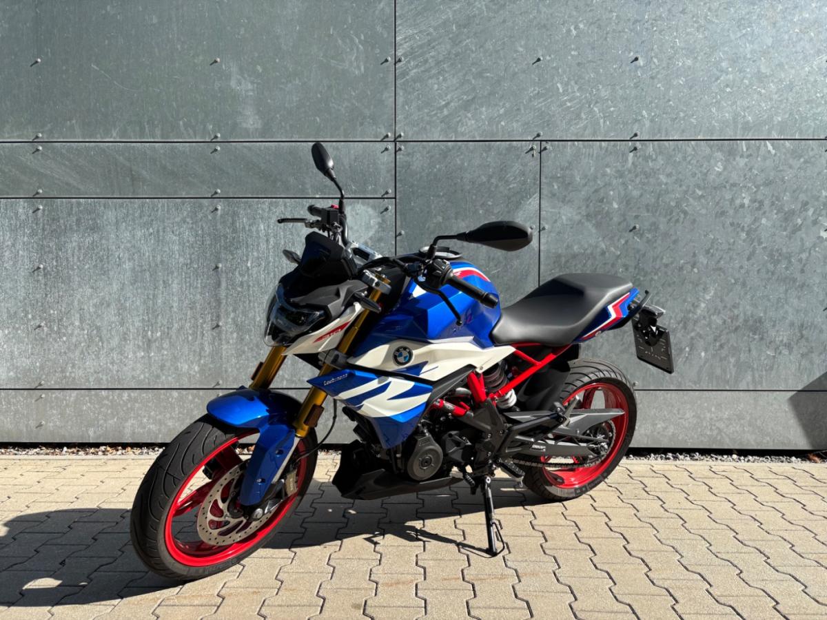 BMW G 310 R (KRAD) von vorne BMW G 310 R (KRAD) von vorne