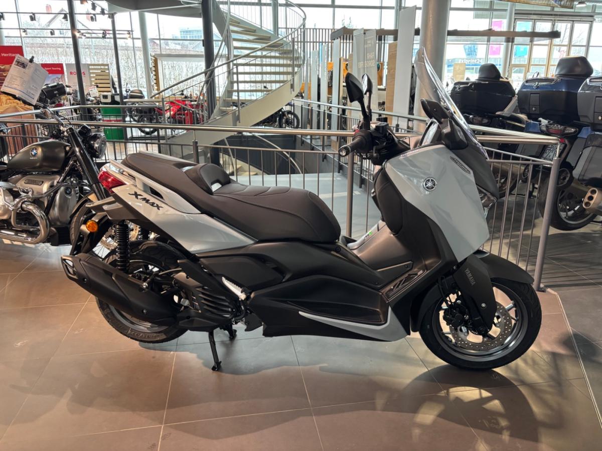 YAMAHA XMax 125 Tech (KRAD) von vorne