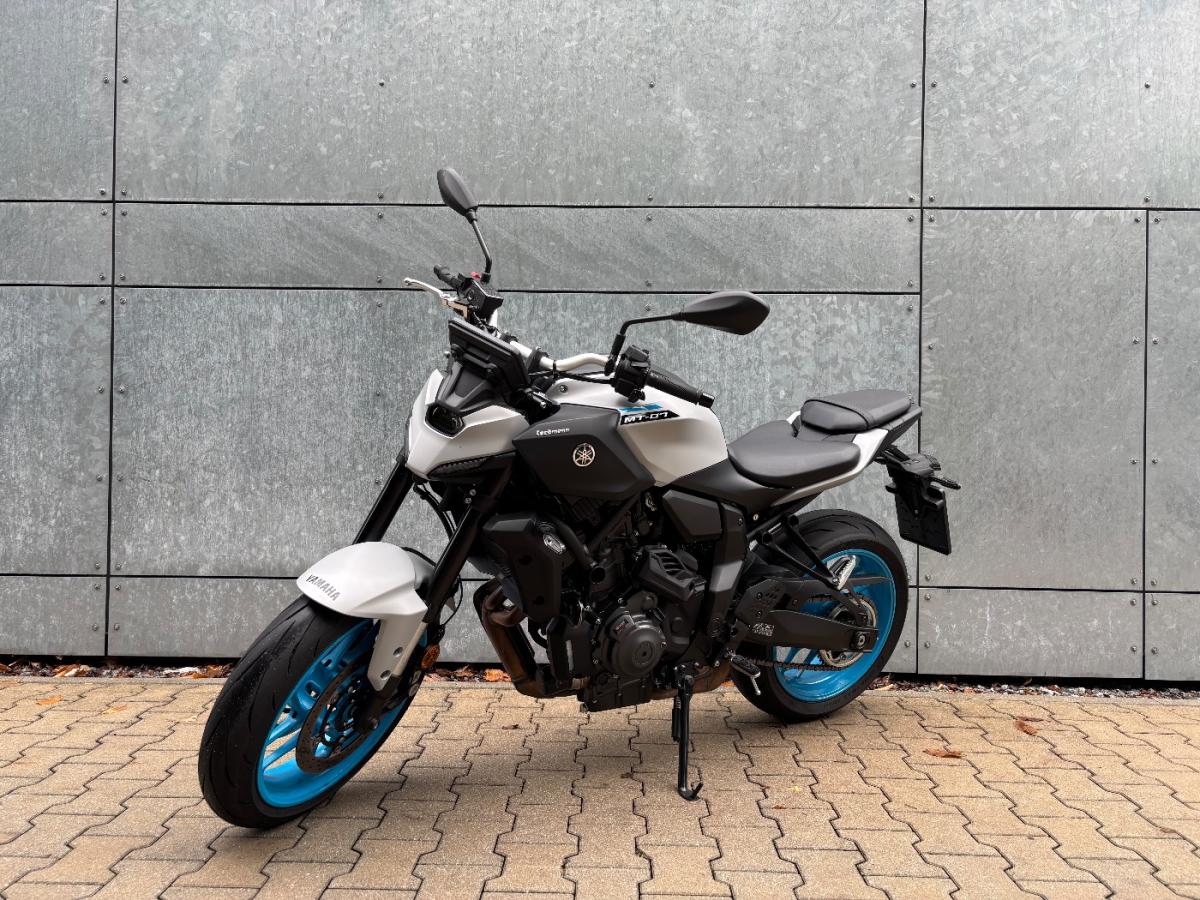YAMAHA MT 07 YAMT (KRAD) von vorne