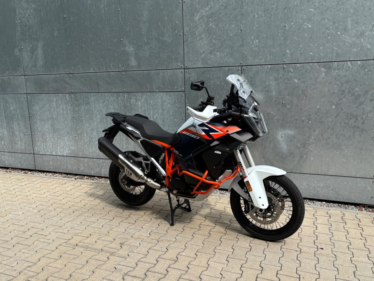 KTM 1390 Super Adventure (KRAD) von vorne