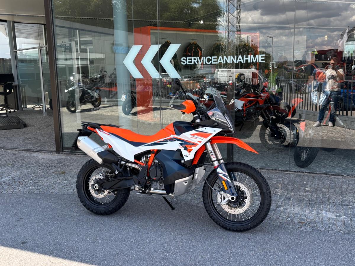 KTM 890 Adventure R (KRAD) von vorne