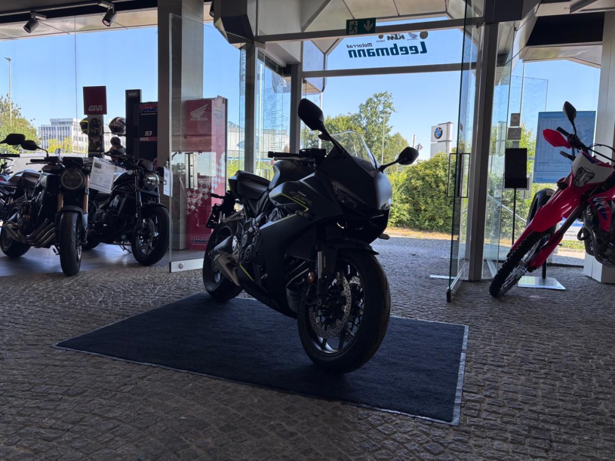 HONDA CBR 650 R (KRAD) von vorne