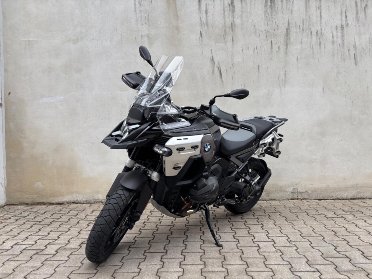 BMW R 1300 GS (KRAD) von vorne BMW R 1300 GS (KRAD) von vorne