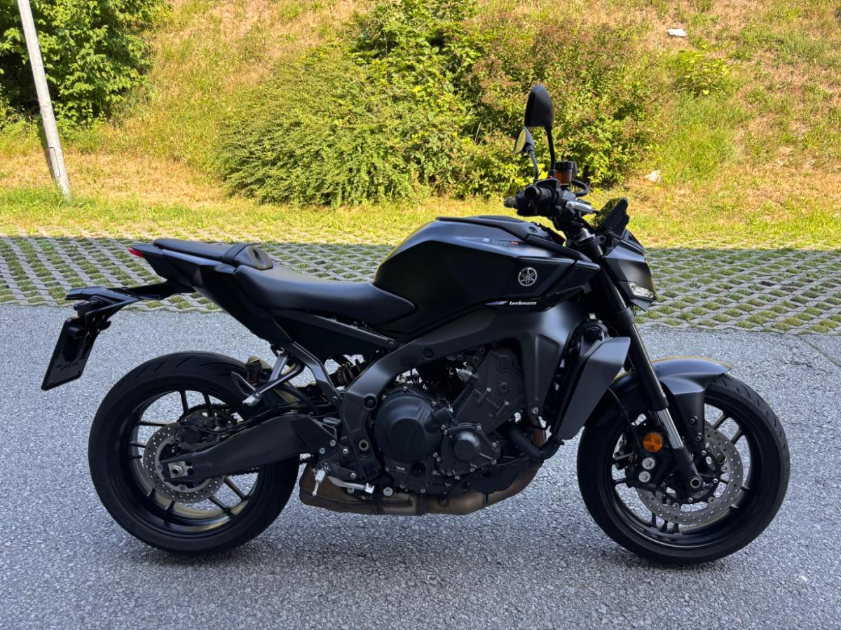 YAMAHA MT 09 (KRAD) von vorne YAMAHA MT 09 (KRAD) von vorne
