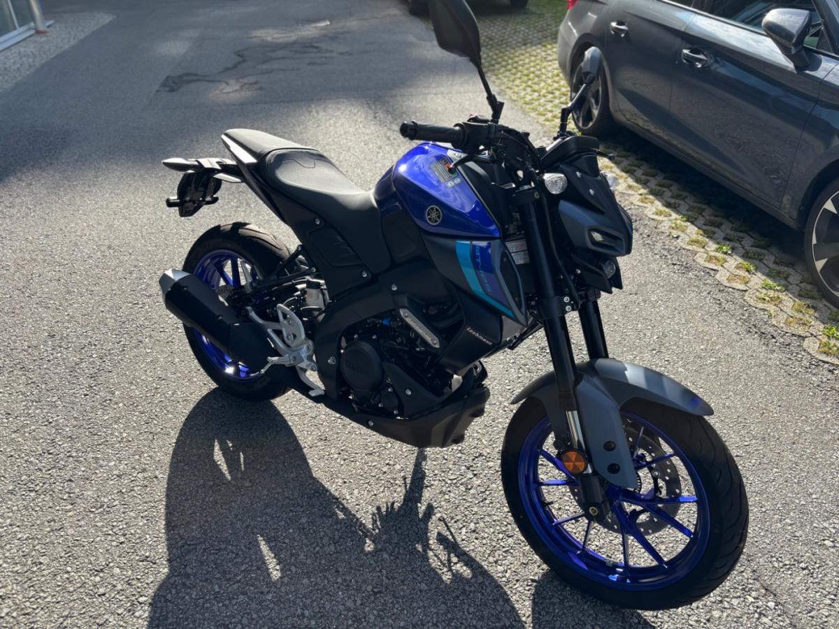 YAMAHA MT 125 Modell von vorne YAMAHA MT 125 Modell von vorne