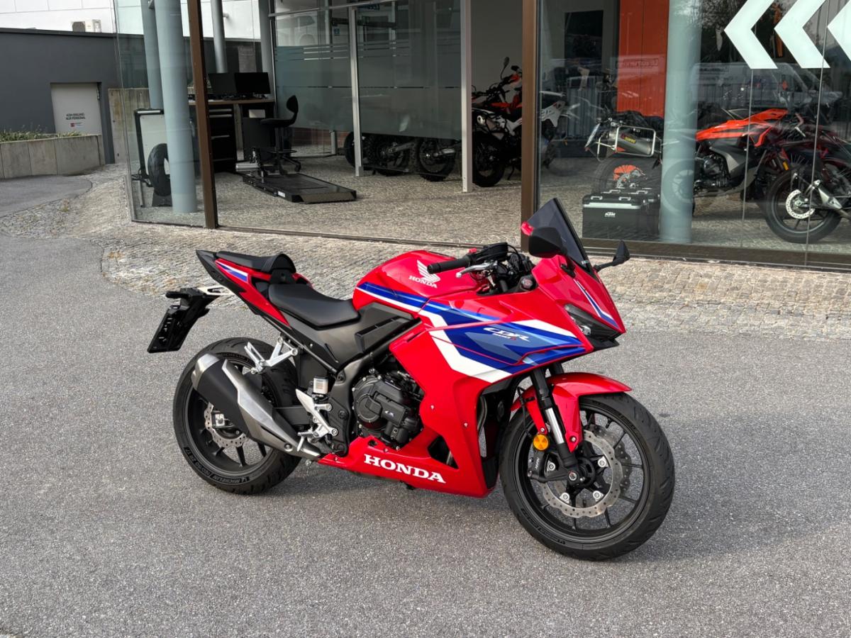 HONDA CBR 500 R von vorne HONDA CBR 500 R von vorne