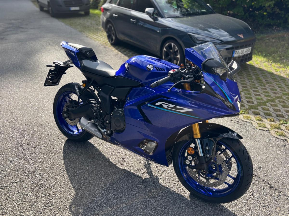 YAMAHA YZF-R7 7 2026 von vorne YAMAHA YZF-R7 7 2026 von vorne