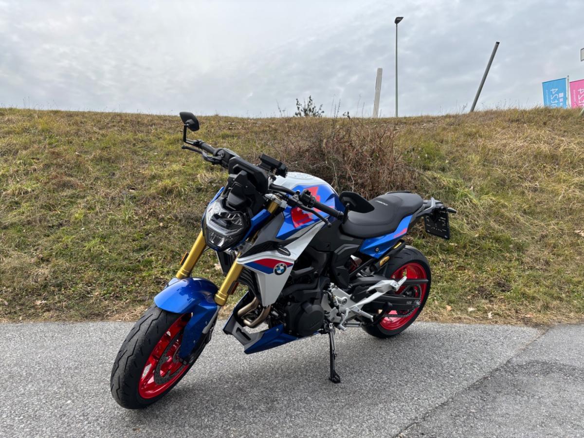 BMW F 900 R (KRAD) von vorne BMW F 900 R (KRAD) von vorne
