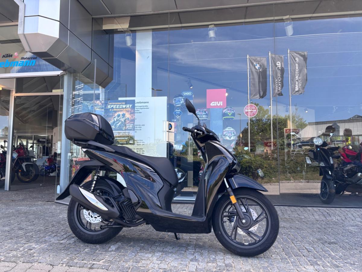 HONDA SH 125 i (KRAD) von vorne HONDA SH 125 i (KRAD) von vorne