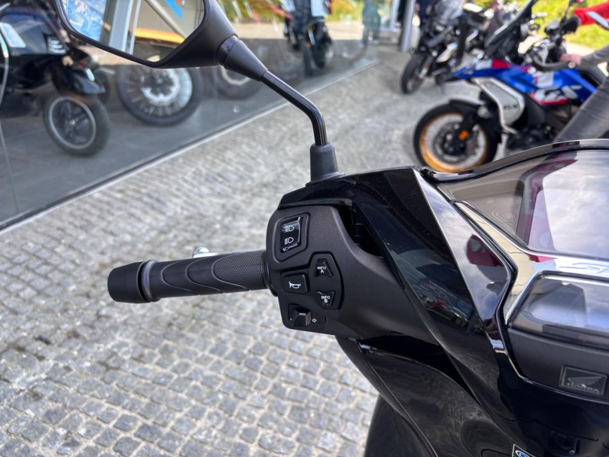 Originalaufnahme des Fahrzeugs Originalaufnahme des Fahrzeugs