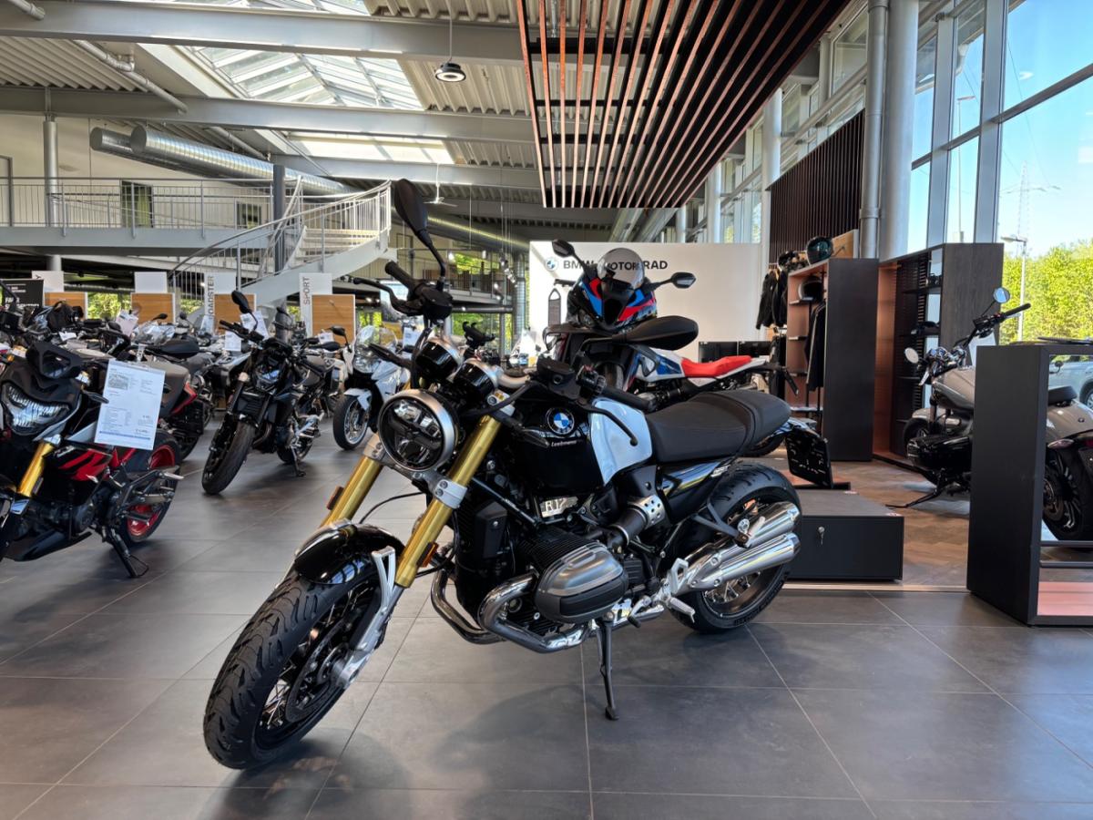 BMW R 12 nine (KRAD) von vorne BMW R 12 nine (KRAD) von vorne