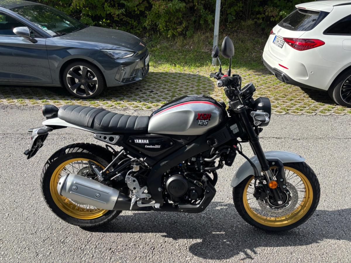 YAMAHA XSR 125 Legacy von vorne YAMAHA XSR 125 Legacy von vorne