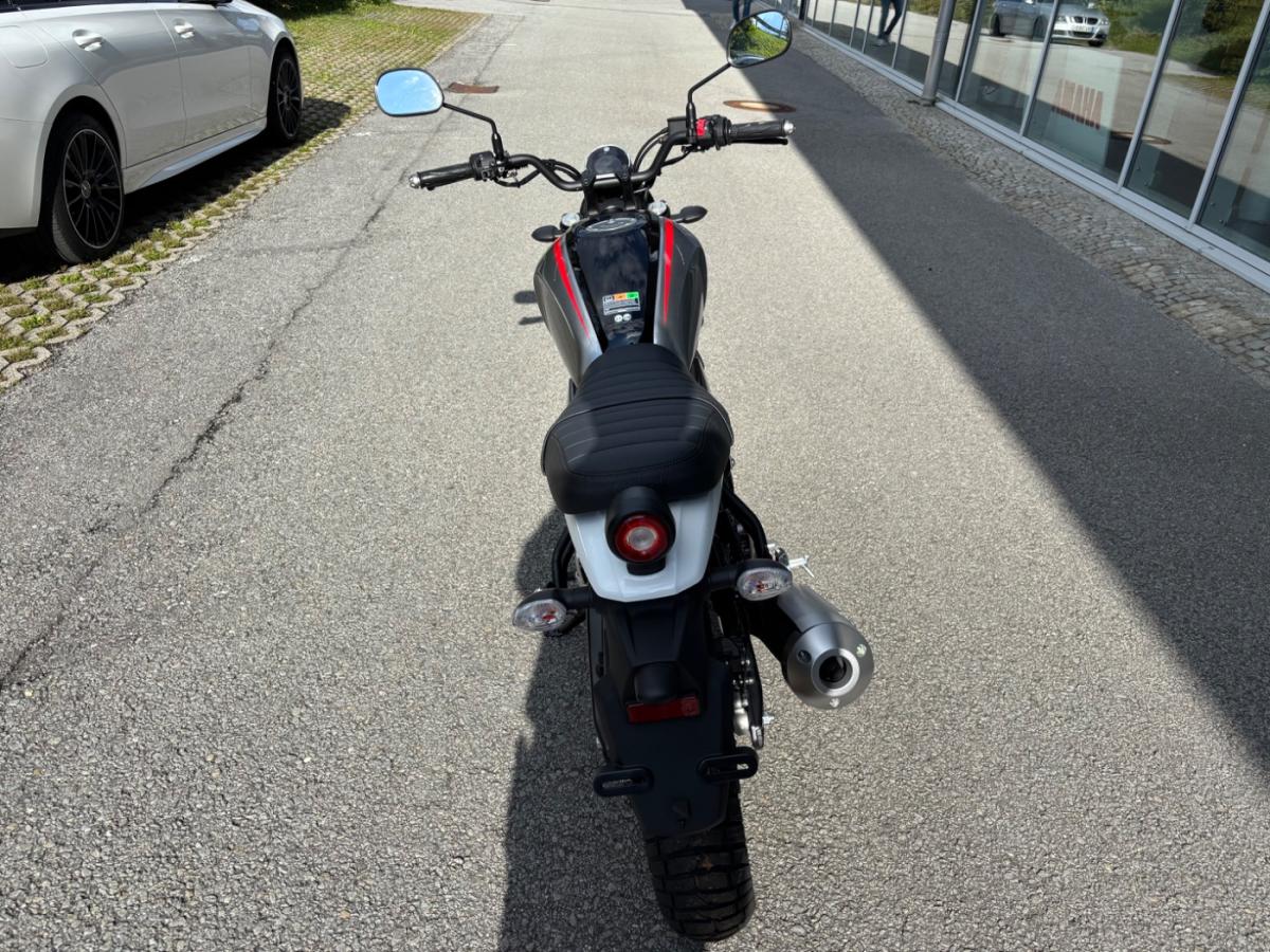 Originalaufnahme des Fahrzeugs Originalaufnahme des Fahrzeugs