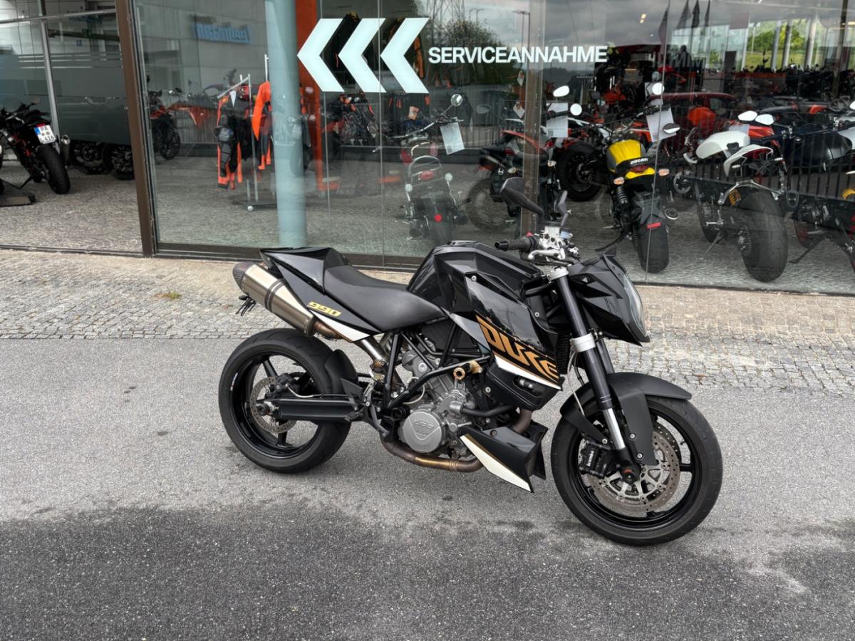 KTM 990 Super Duke (KRAD) von vorne