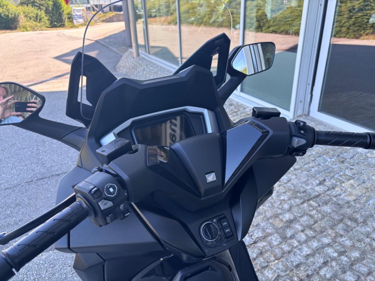 Originalaufnahme des Fahrzeugs Originalaufnahme des Fahrzeugs