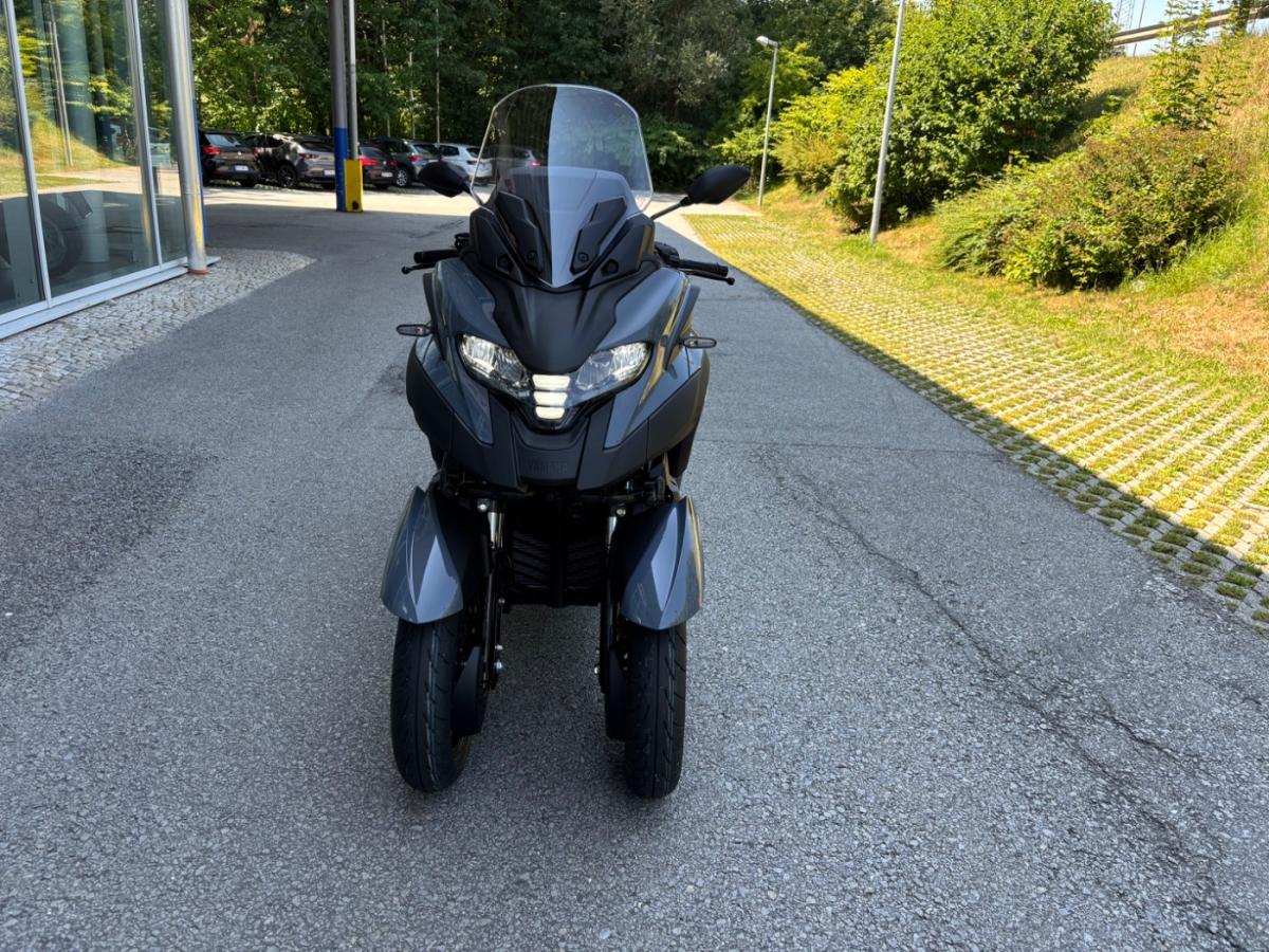 YAMAHA Tricity 300 Airbag von vorne