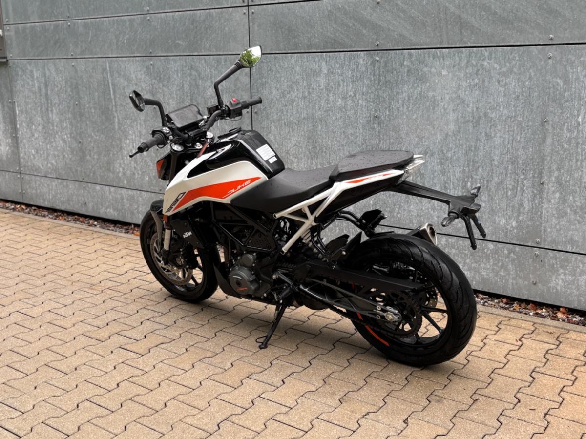 Originalaufnahme des Fahrzeugs Originalaufnahme des Fahrzeugs