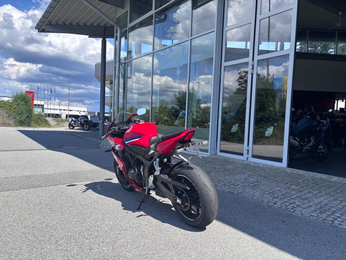 Originalaufnahme des Fahrzeugs Originalaufnahme des Fahrzeugs