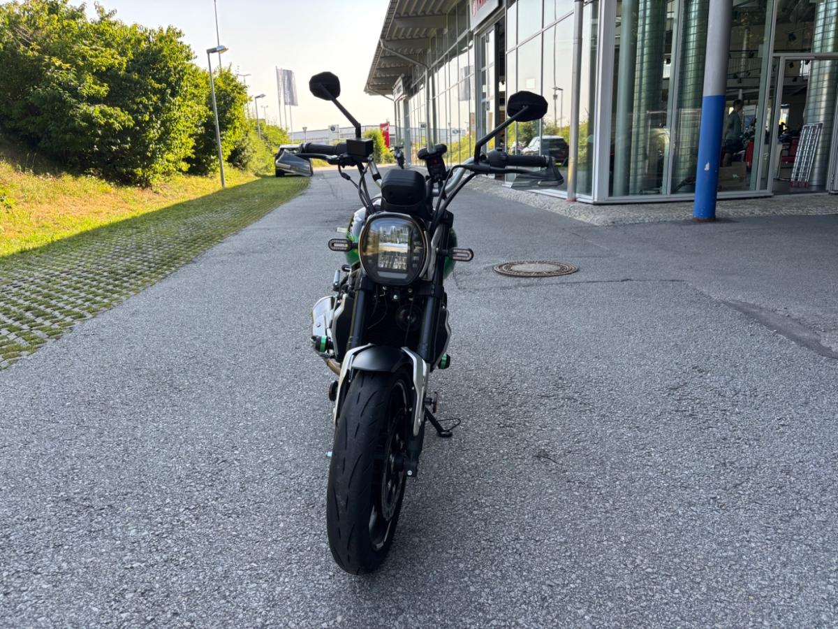 VOGE LX300 (KRAD) von vorne