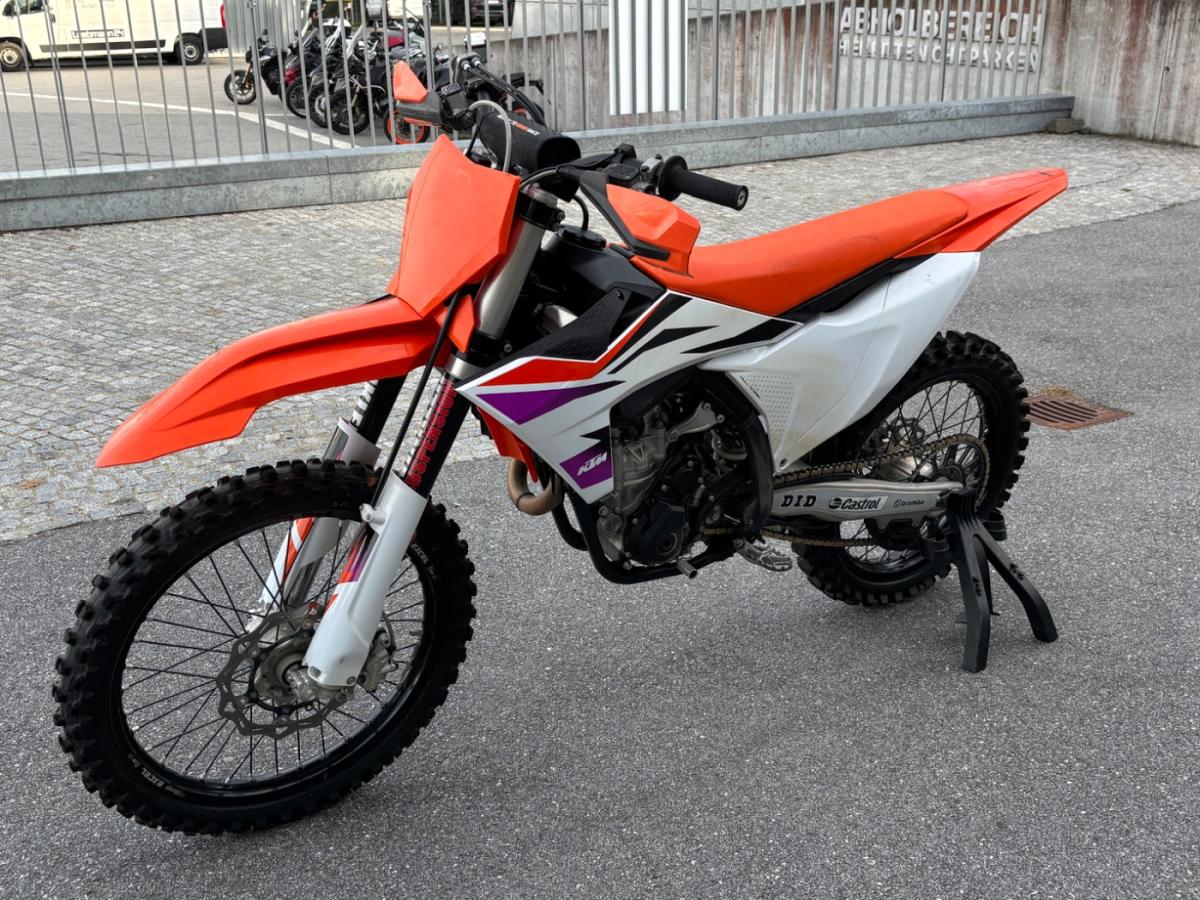 Originalaufnahme des Fahrzeugs Originalaufnahme des Fahrzeugs