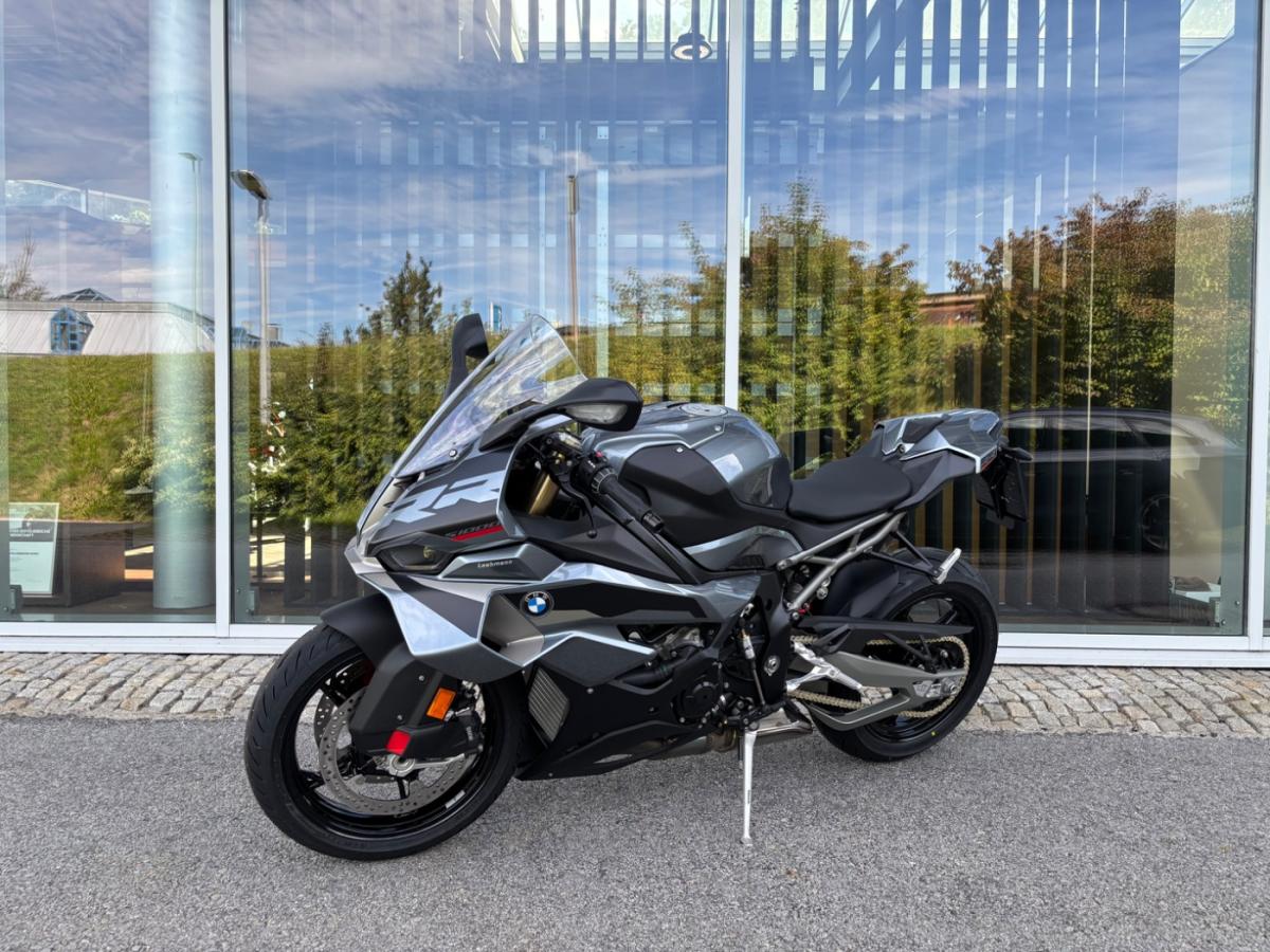 BMW S 1000 RR von vorne BMW S 1000 RR von vorne